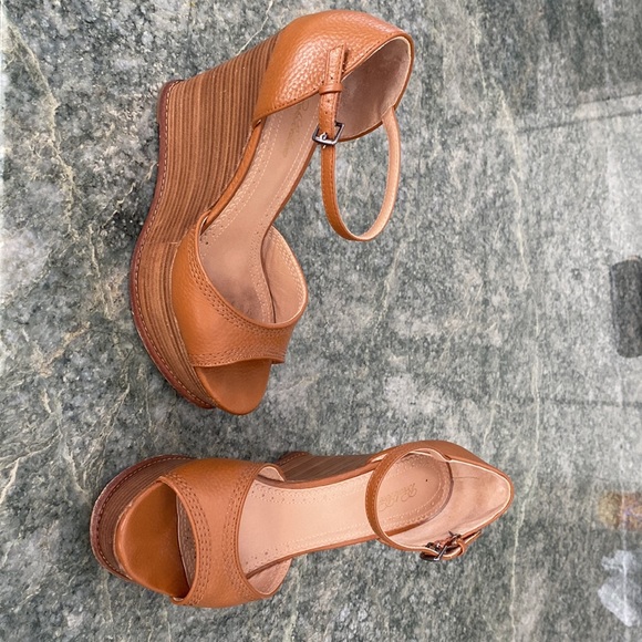 Tan Wedge Sandals — Brooks Brothers - Picture 4 of 9